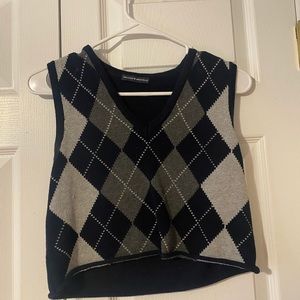 Brandy Melville cropped sweater vest. Never worn